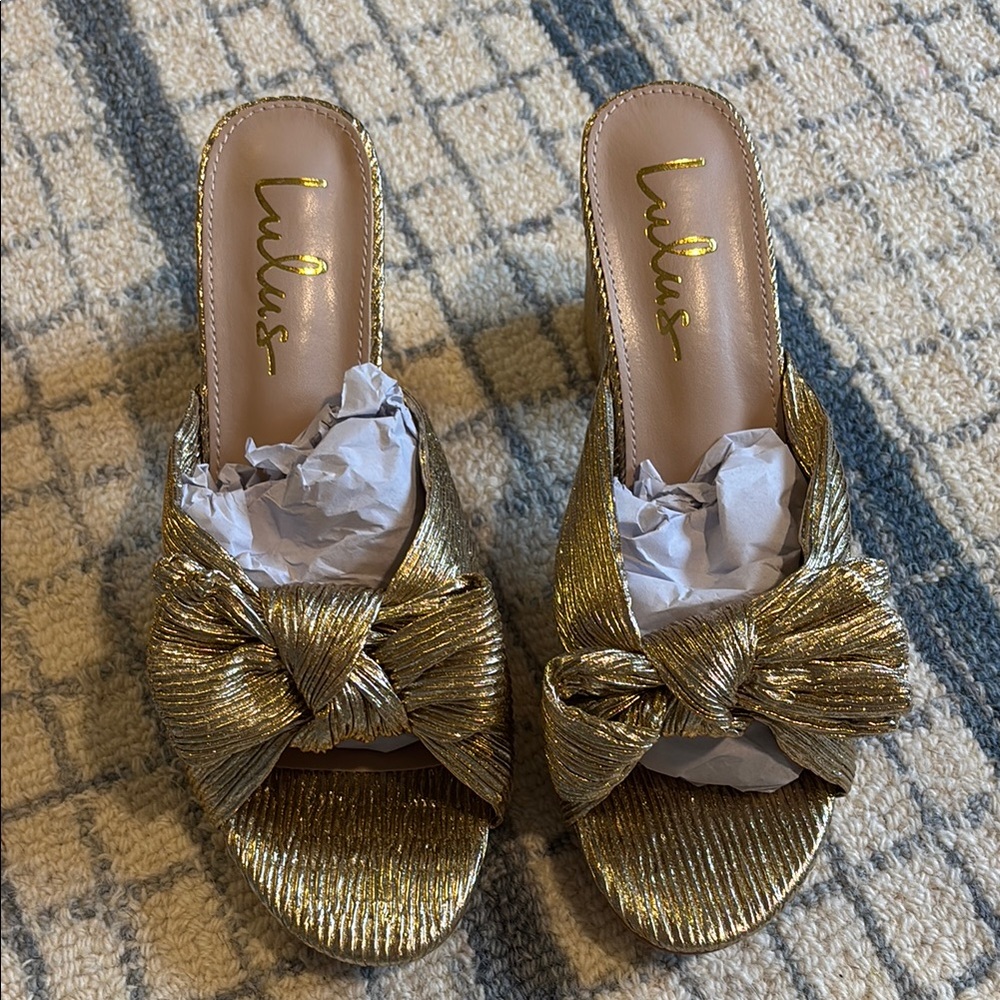 Lulu's Gold Bow Heels
